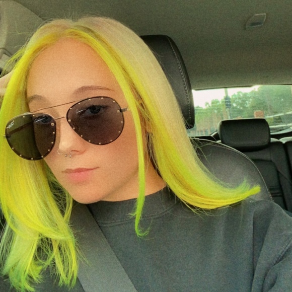 Meet your Posher, Sierra - Picture 1 of 1